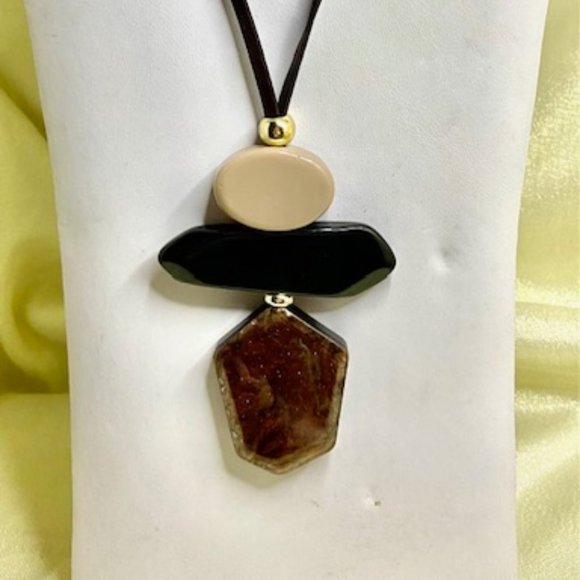 ❤️Statement Necklace! Black Leather, Holding Three Resin Stones. 40 in. /N176 - Picture 3 of 3